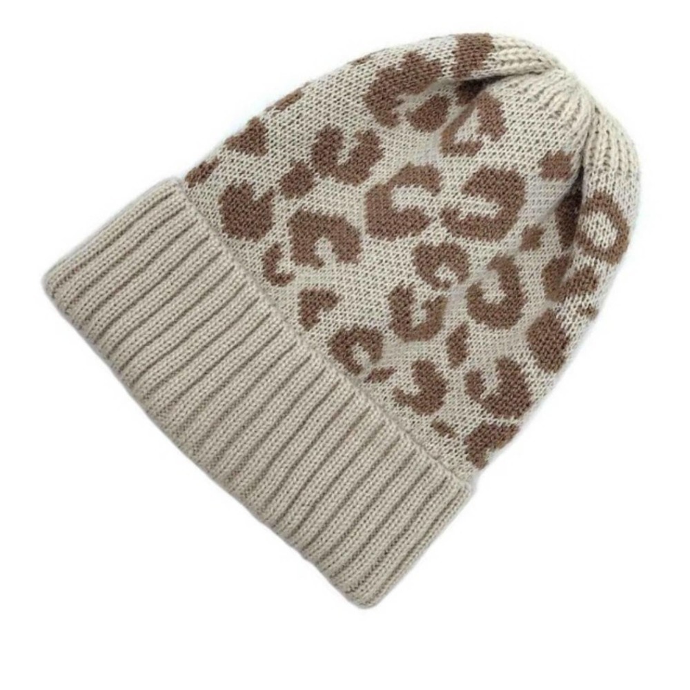 NEW! DO EVERYTHING IN LOVE Animal Print Knit Beanie Hat.